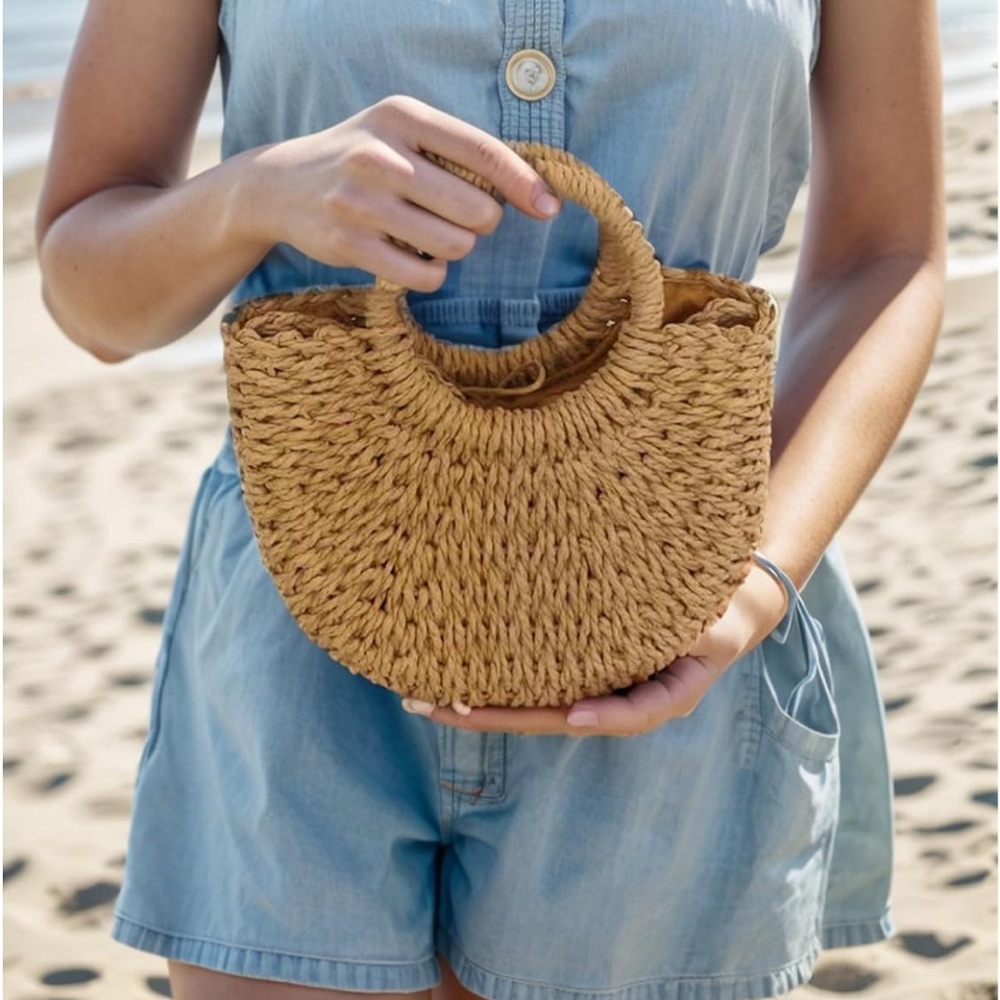 Small straw tote bag